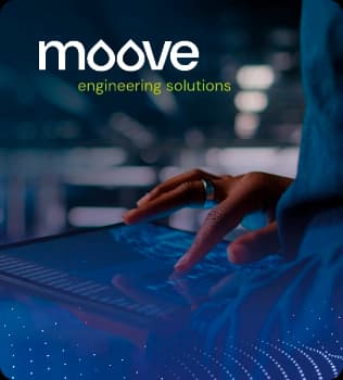 Banner da Moove Engineering Solutions com pessoa usando tablet em ambiente tecnológico.